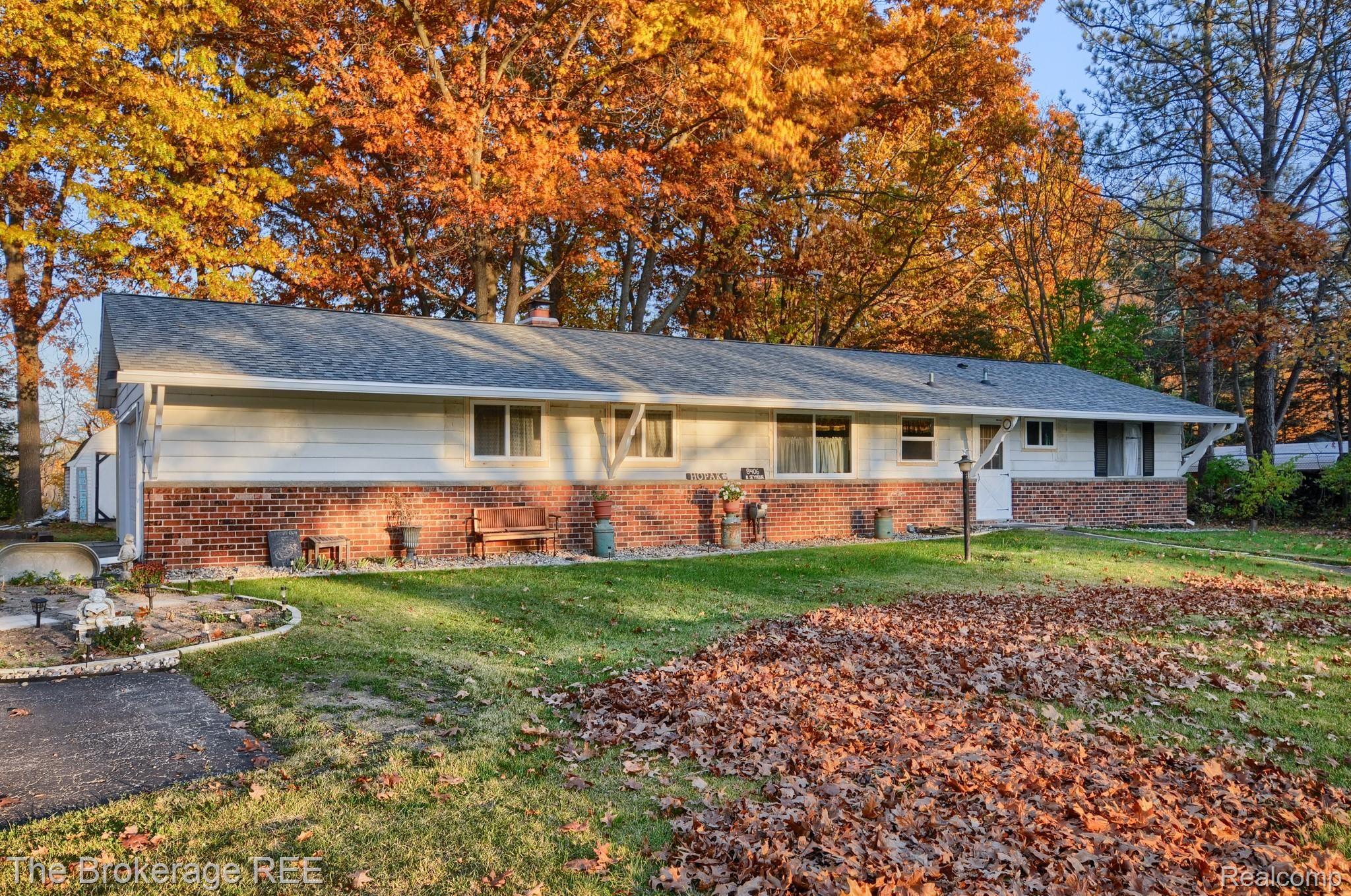 8406 North Seymour Road Flushing, MI 48433 - Photo 2 of 36 DSC_1171-HDR(5).jpg