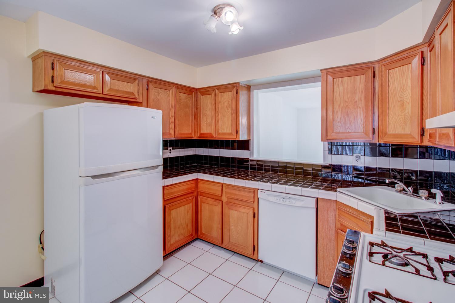 2 Lenwood Court Hamilton, NJ 08690 - Photo 6 of 33