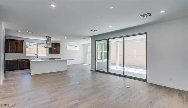 $3,900 | 1853 Crown King Court, Henderson, NV 89012