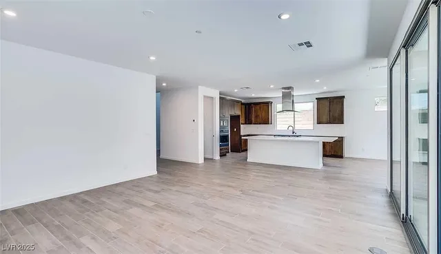 $3,900 | 1853 Crown King Court, Henderson, NV 89012