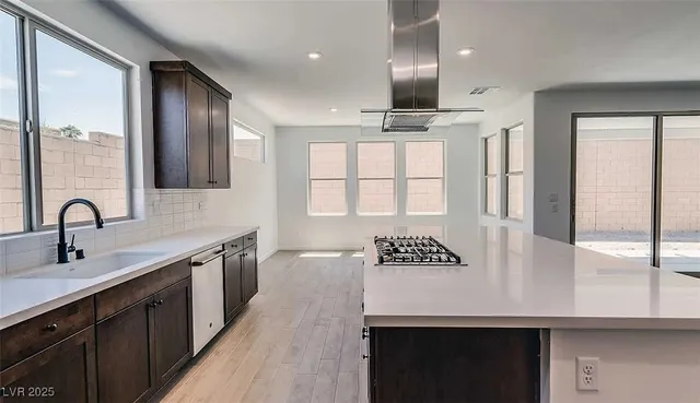 $3,900 | 1853 Crown King Court, Henderson, NV 89012