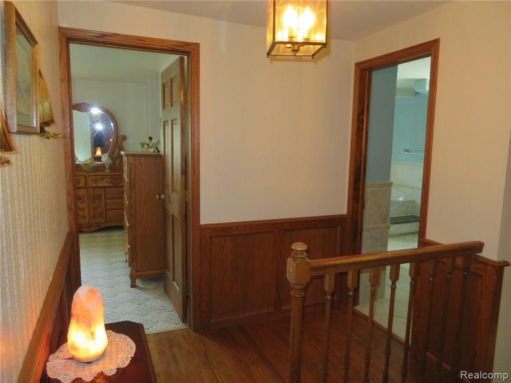 8705 Tindall Road Davisburg, MI 48350 - Photo 21 of 68 Hall upstairs