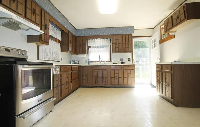 $230,000 | N3190 Oak Road, Markesan, WI 53946