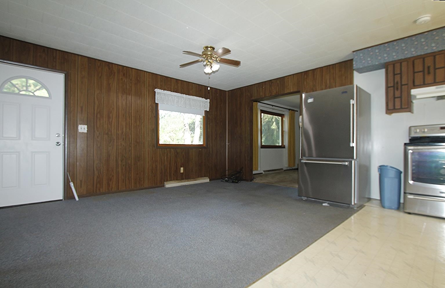 N3190 Oak Road Markesan, WI 53946 - Photo 7 of 31