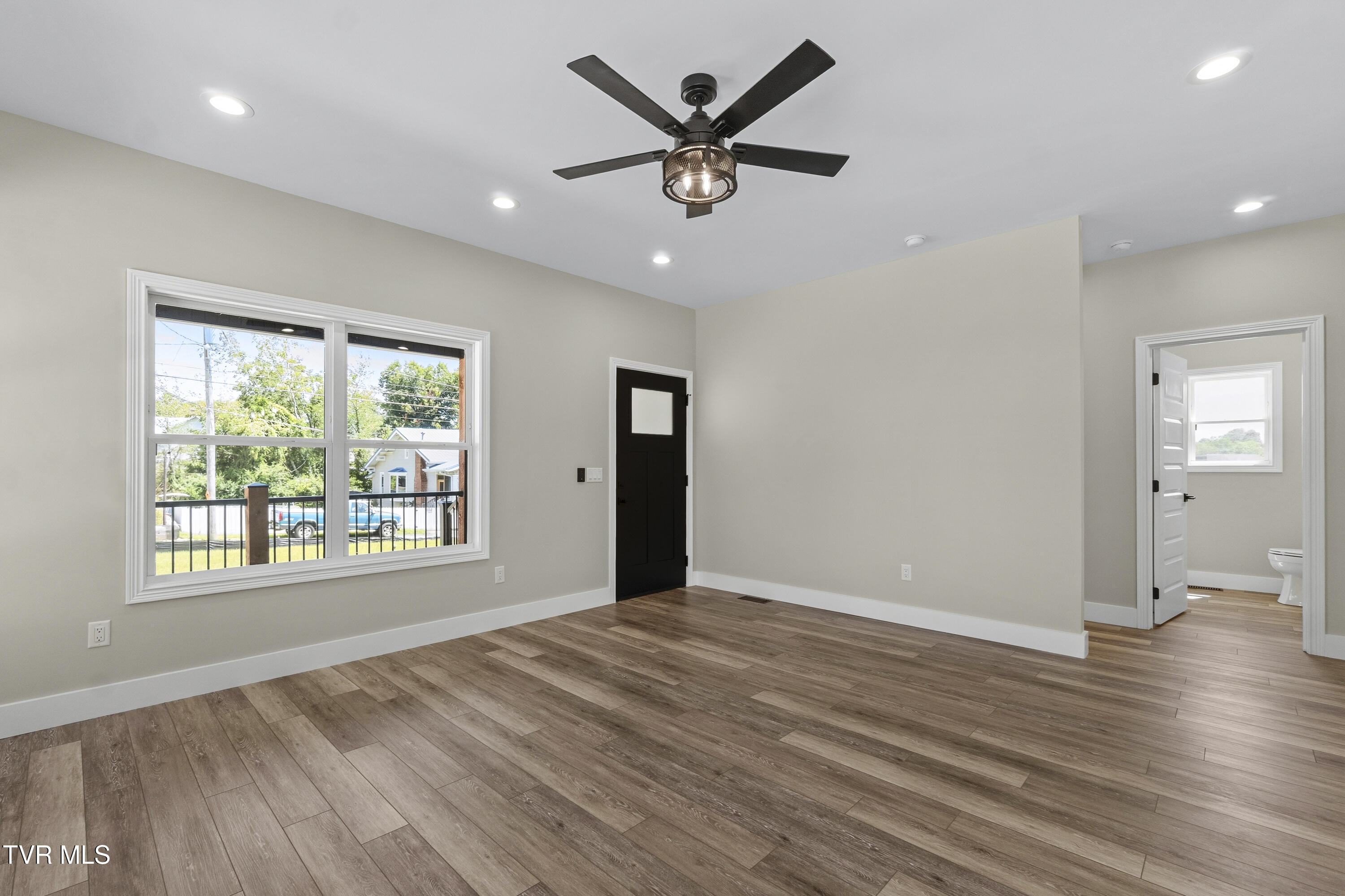 207 Hall Street Greeneville, TN 37745 - Photo 14 of 54 DSC02310