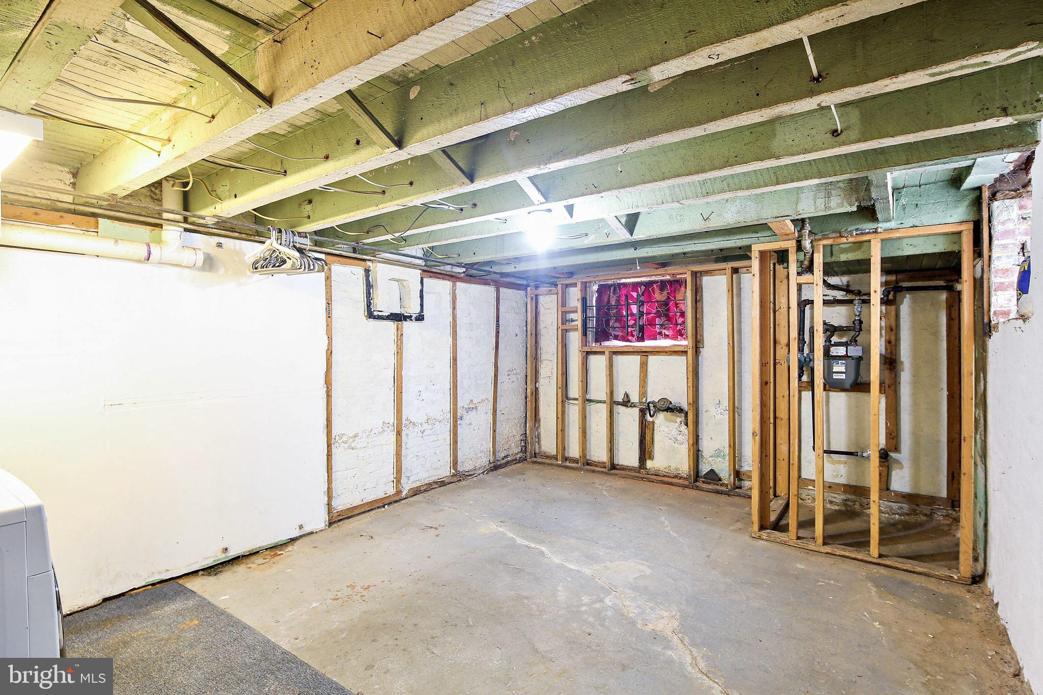 211 North Streeper Street Baltimore, MD 21224 - Photo 29 of 33 a view of an empty room
