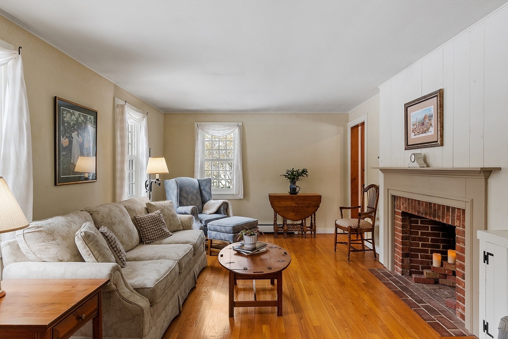 16 Hall Road Sturbridge, MA 01566 - Photo 5 of 42 Gallery Image 5