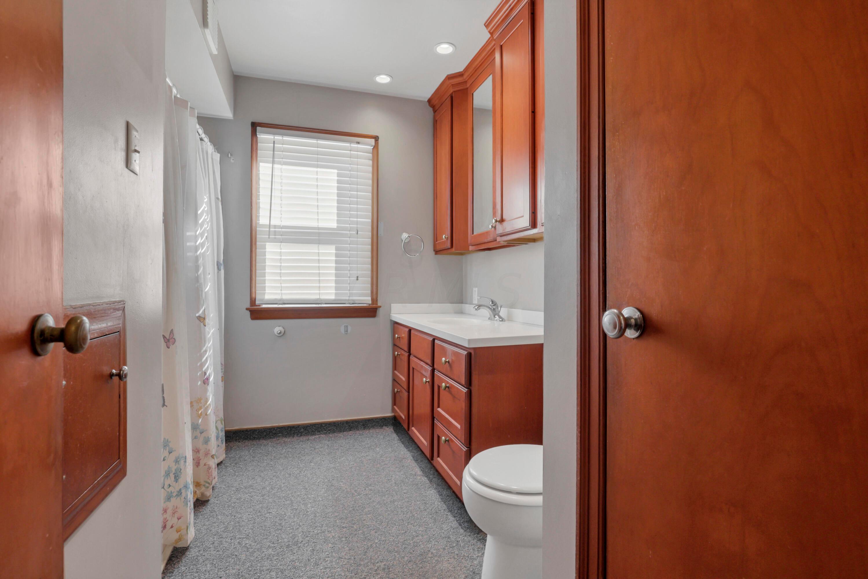 868 Pleasantville Road Lancaster, OH 43130 - Photo 37 of 63 0N4A0754