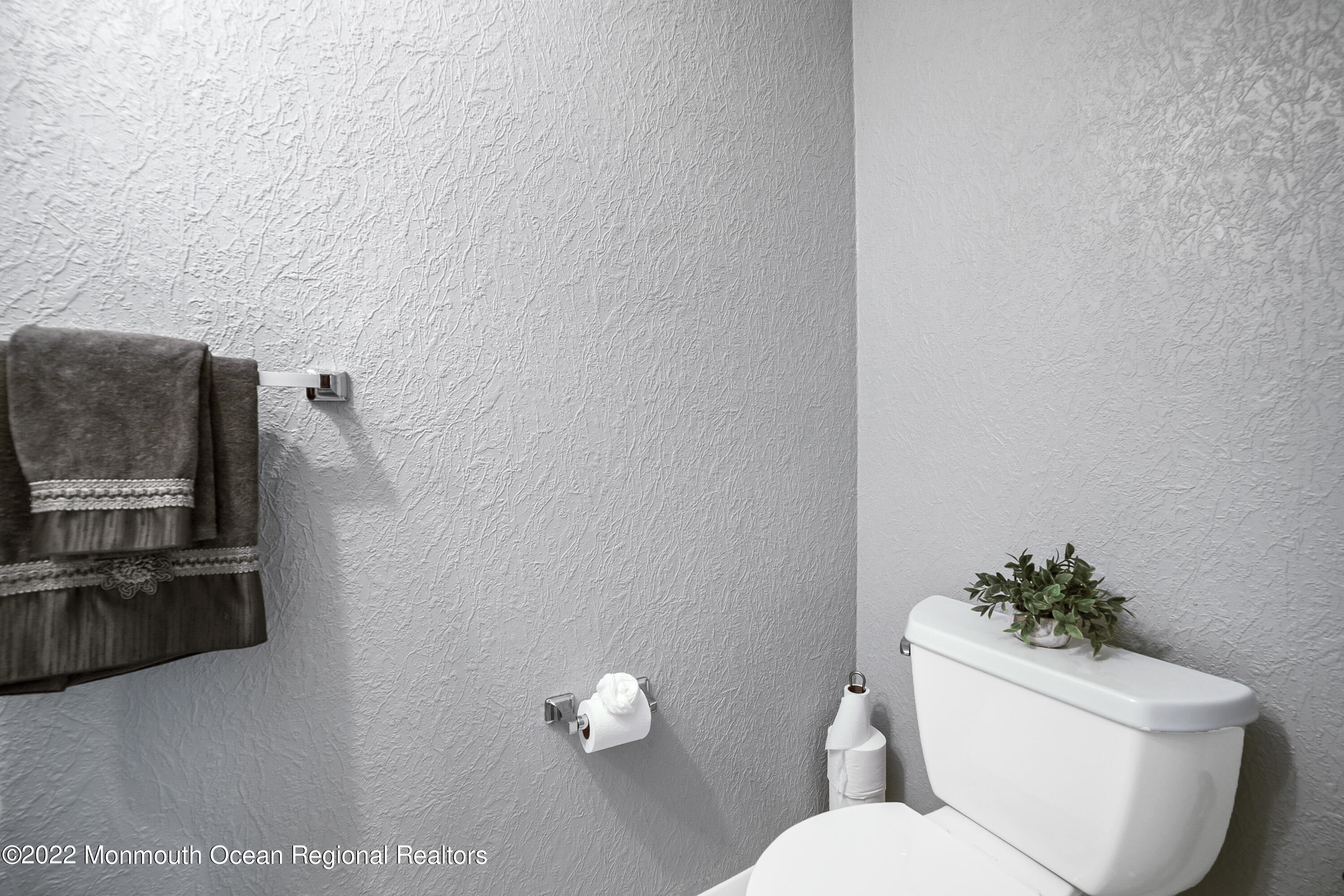 30 Infield Lane Aberdeen, NJ 07747 - Photo 21 of 41 30InfieldLn-133