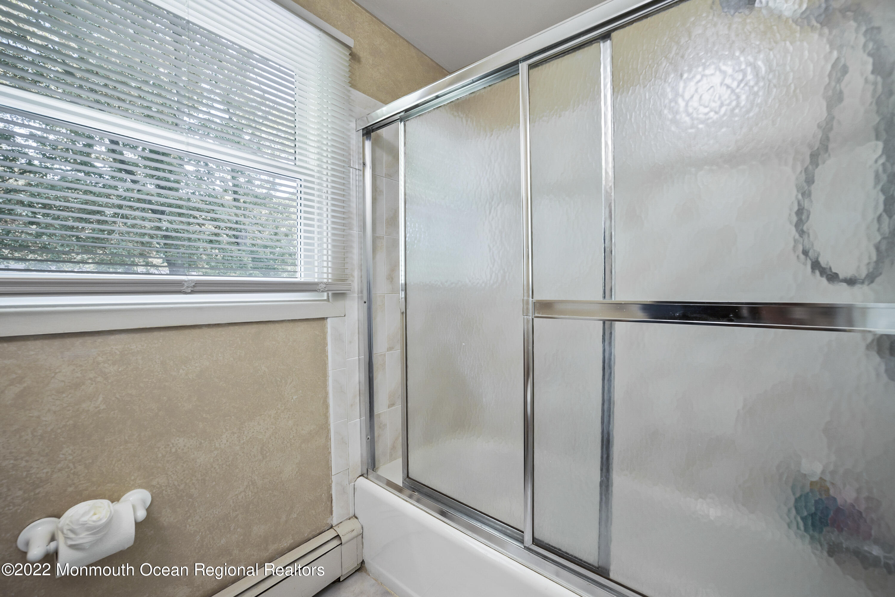 30 Infield Lane Aberdeen, NJ 07747 - Photo 23 of 41 30InfieldLn-154