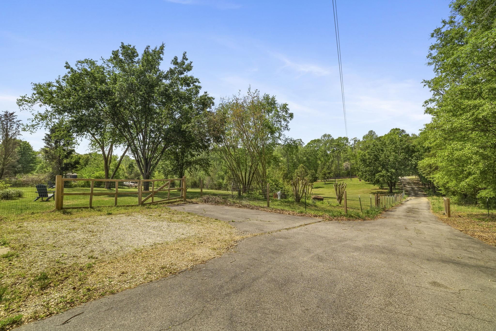 2057 Allen Bridge Road Fountain Inn, SC 29644 - Photo 4 of 47
