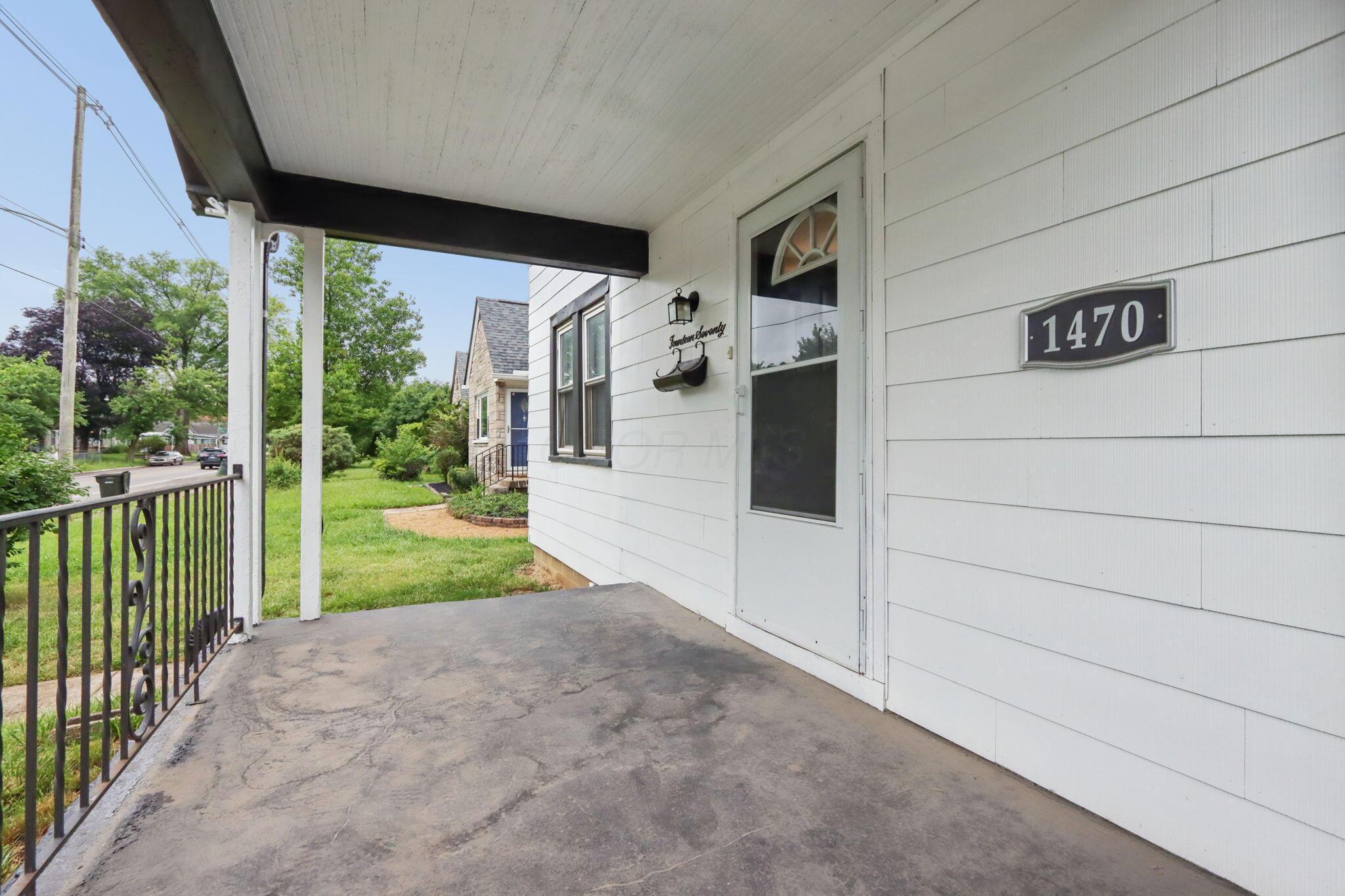 1470 East Weber Road Columbus, OH 43211 - Photo 6 of 36 FRONT PORCH