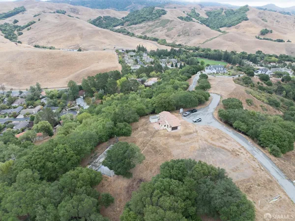$2,980,000 | 30 Quail CRSG, Moraga, CA 94556