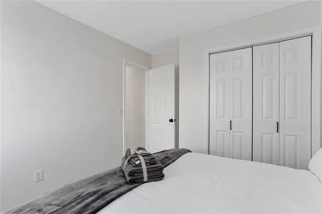 $385,000 | 15207 South Navaho Drive, Olathe, KS 66062