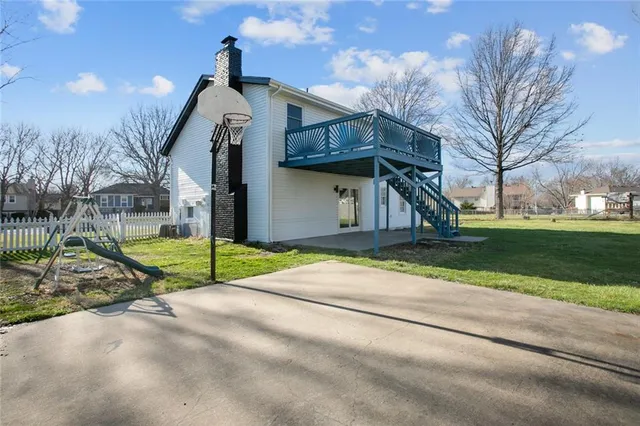 $385,000 | 15207 South Navaho Drive, Olathe, KS 66062