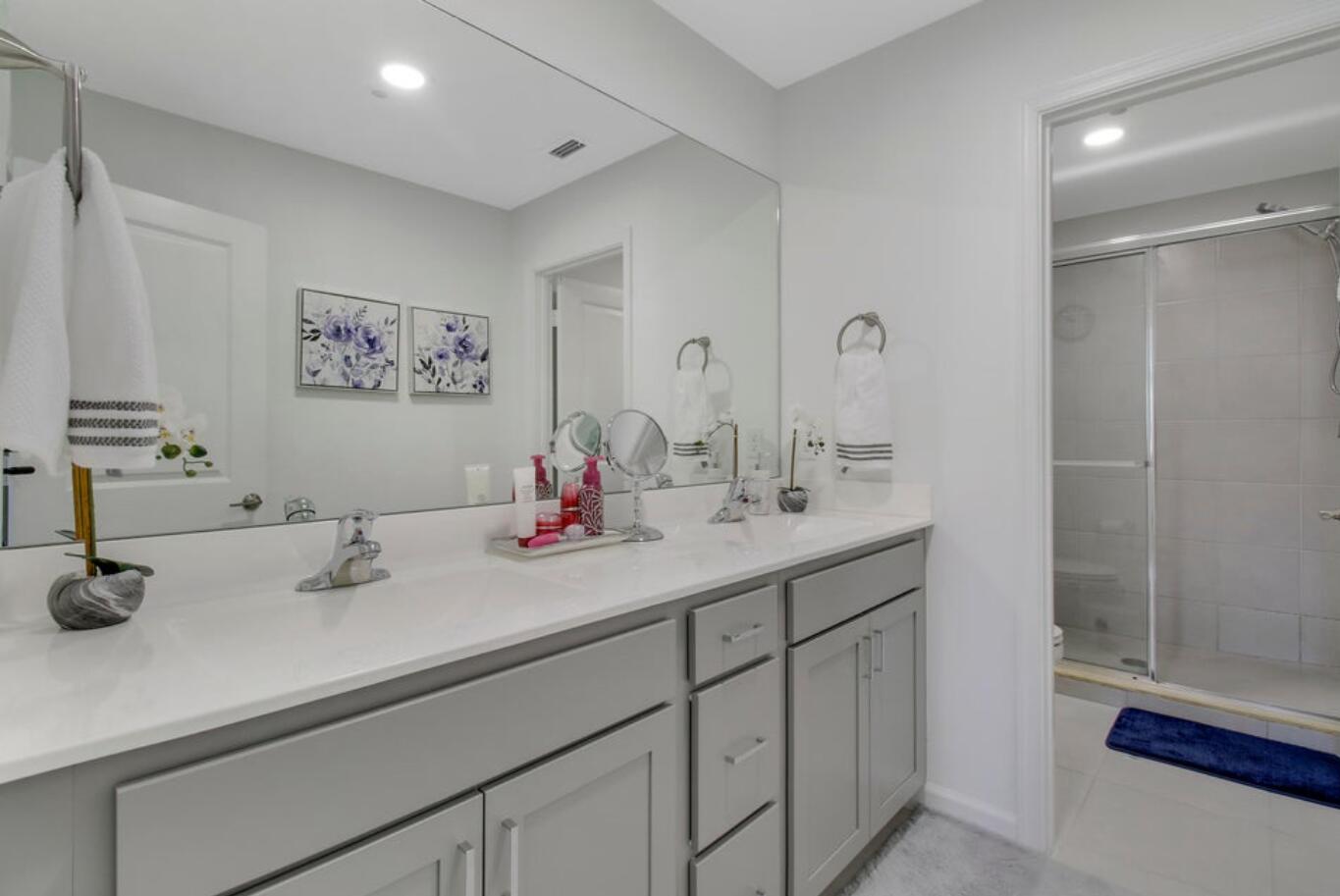 1010 Willow Place Riviera Beach, FL 33410 - Photo 14 of 24 Primary Suite Bathroom