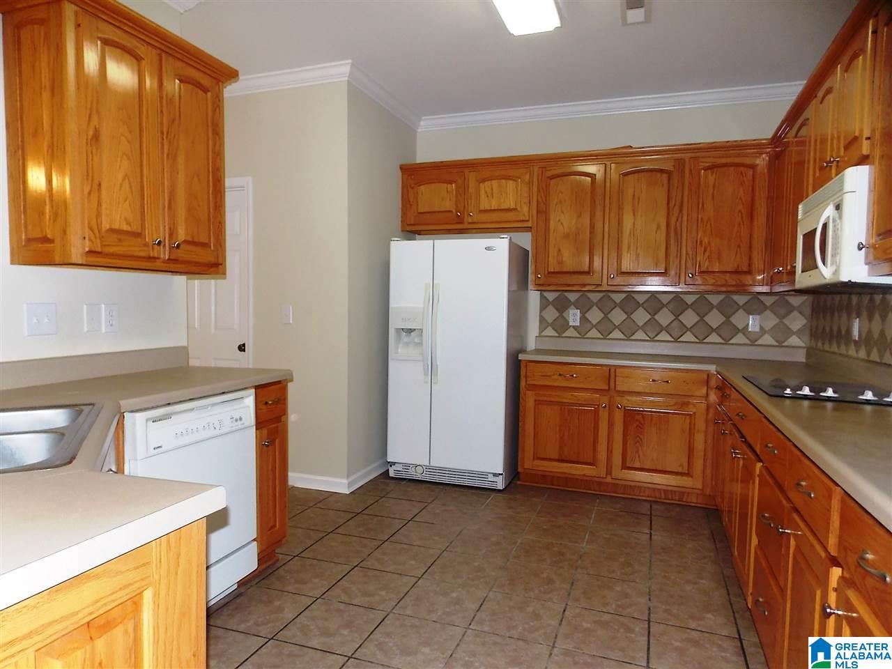 90 Azalea Trail Oneonta, AL 35121 - Photo 2 of 24