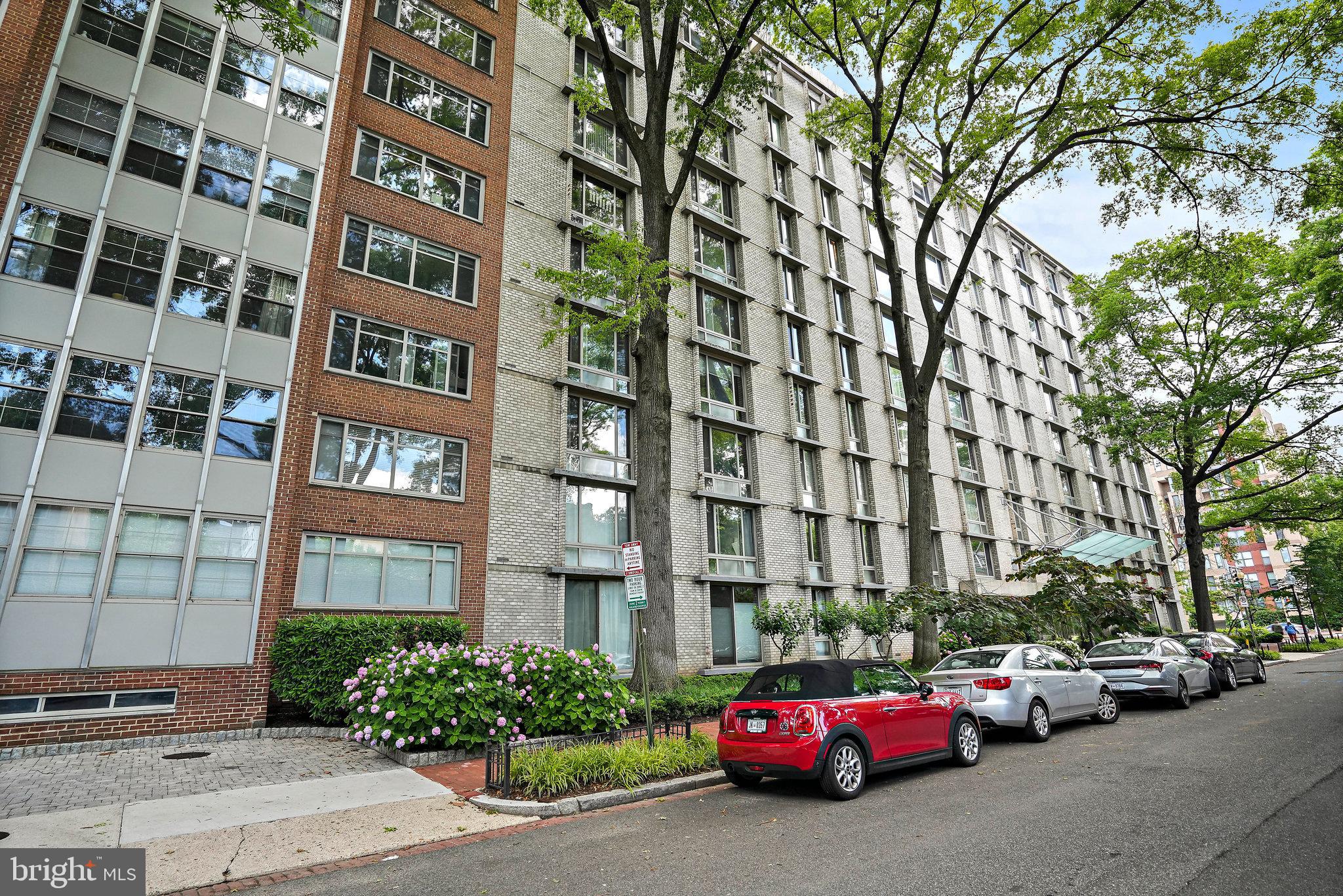 950 25th Street Northwest, Unit 1027N Washington, DC 20037 - Photo 3 of 32 a building view