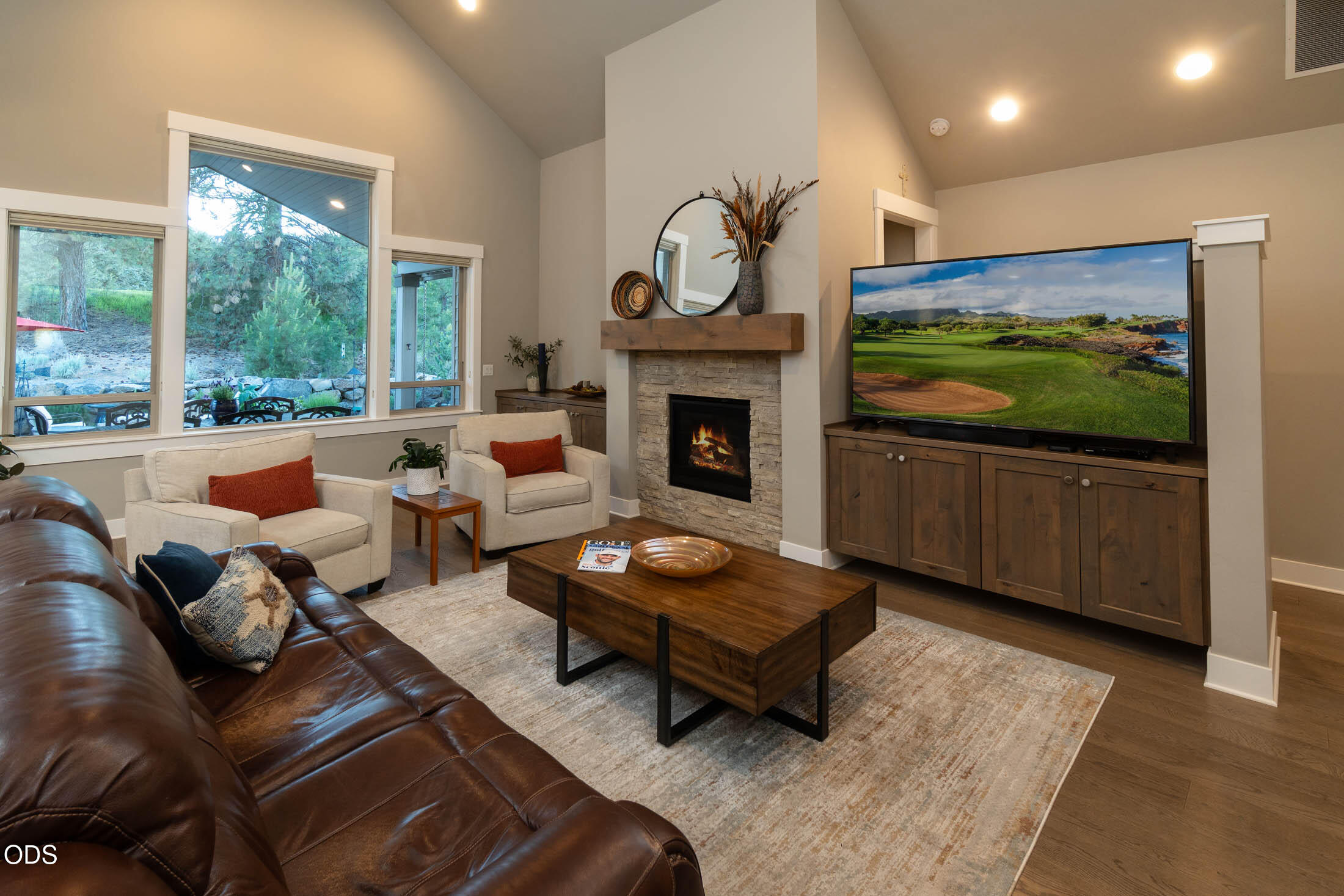 3087 Northwest Hidden Ridge Dr. Drive Bend, OR 97703 - Photo 6 of 32