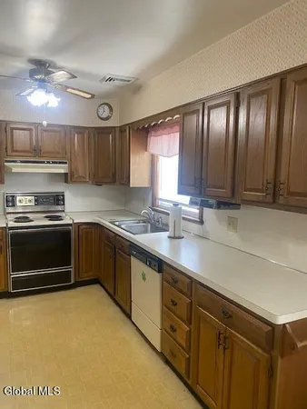 $249,000 | 15 Braintree Street, Colonie, NY 12205