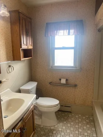 $249,000 | 15 Braintree Street, Colonie, NY 12205