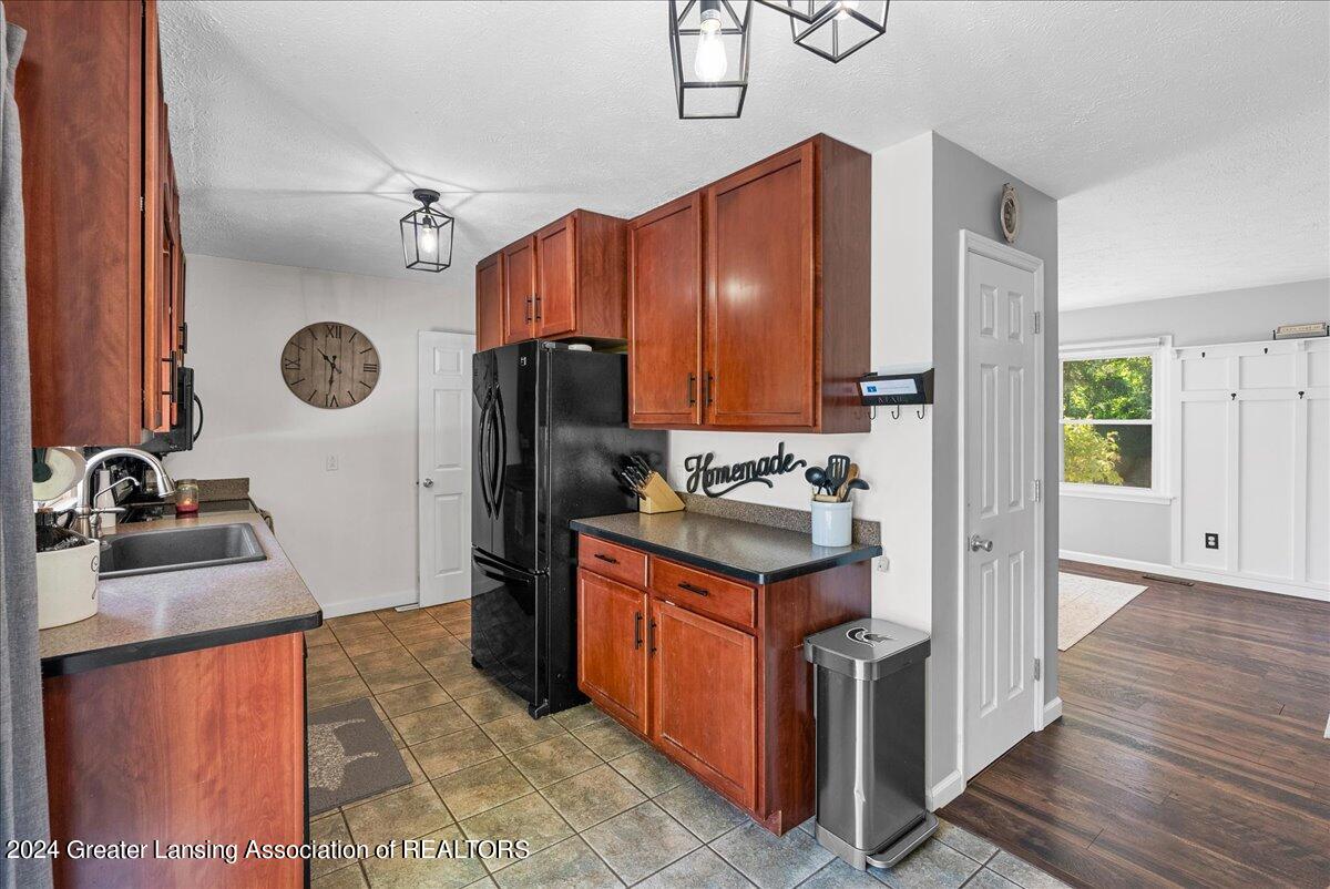347 North Bridge Street Dimondale, MI 48821 - Photo 21 of 49 21-Media Jett - 35