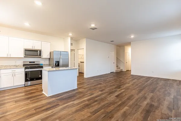 $2,595 | 11664 Anselmo, San Antonio, TX 78254