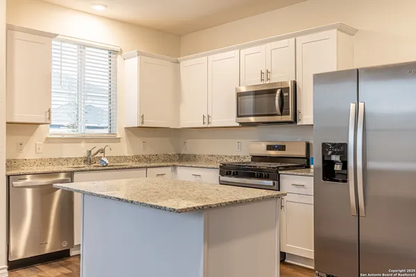 $2,595 | 11664 Anselmo, San Antonio, TX 78254