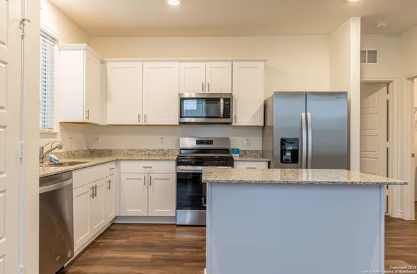 $2,595 | 11664 Anselmo, San Antonio, TX 78254