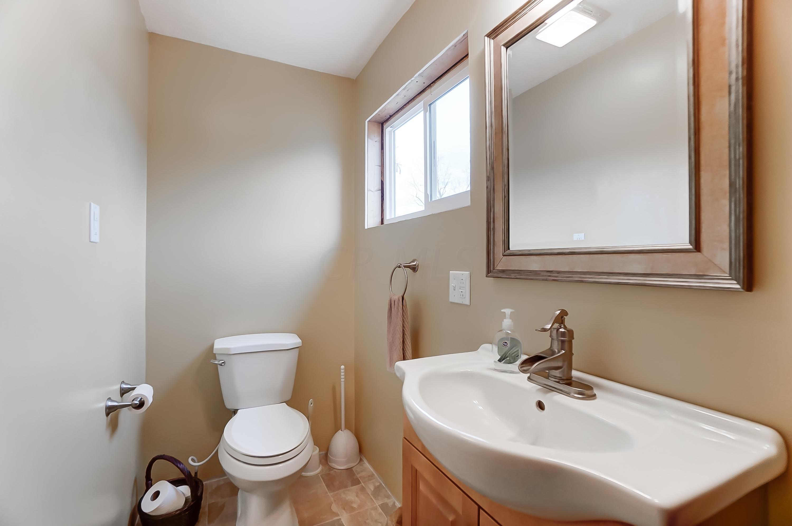 12317 Marne Road Newark, OH 43055 - Photo 13 of 33 Gallery Image 13