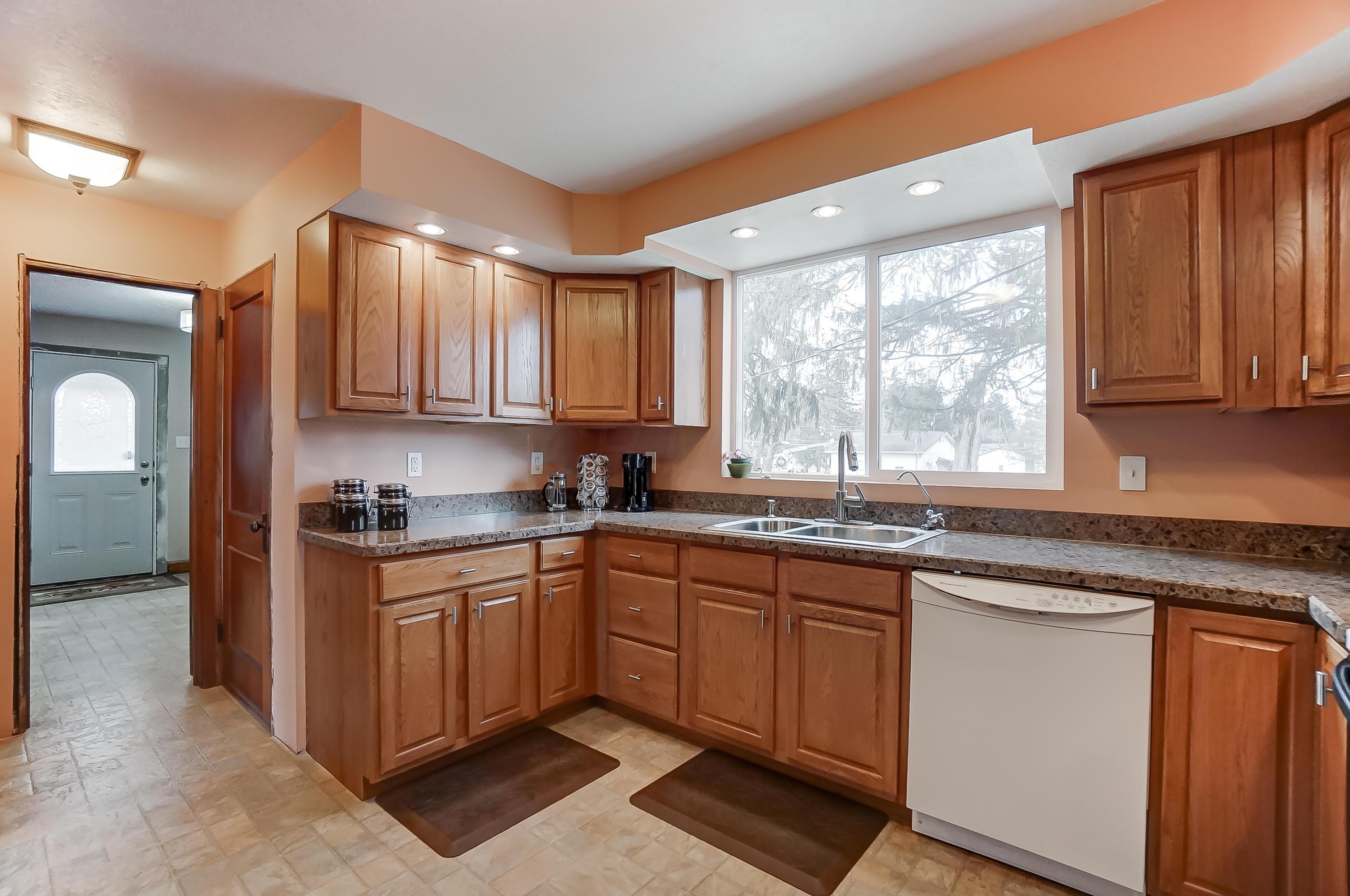 12317 Marne Road Newark, OH 43055 - Photo 7 of 33 Gallery Image 7