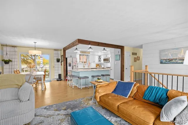 $400,000 | 1999 Treasure Drive, Edwardsville, IL 62025