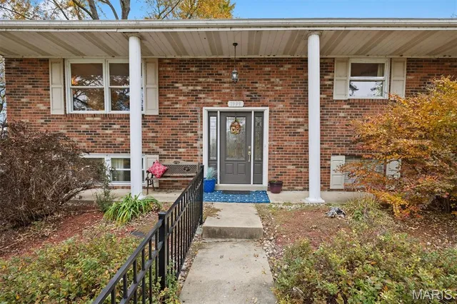 $400,000 | 1999 Treasure Drive, Edwardsville, IL 62025