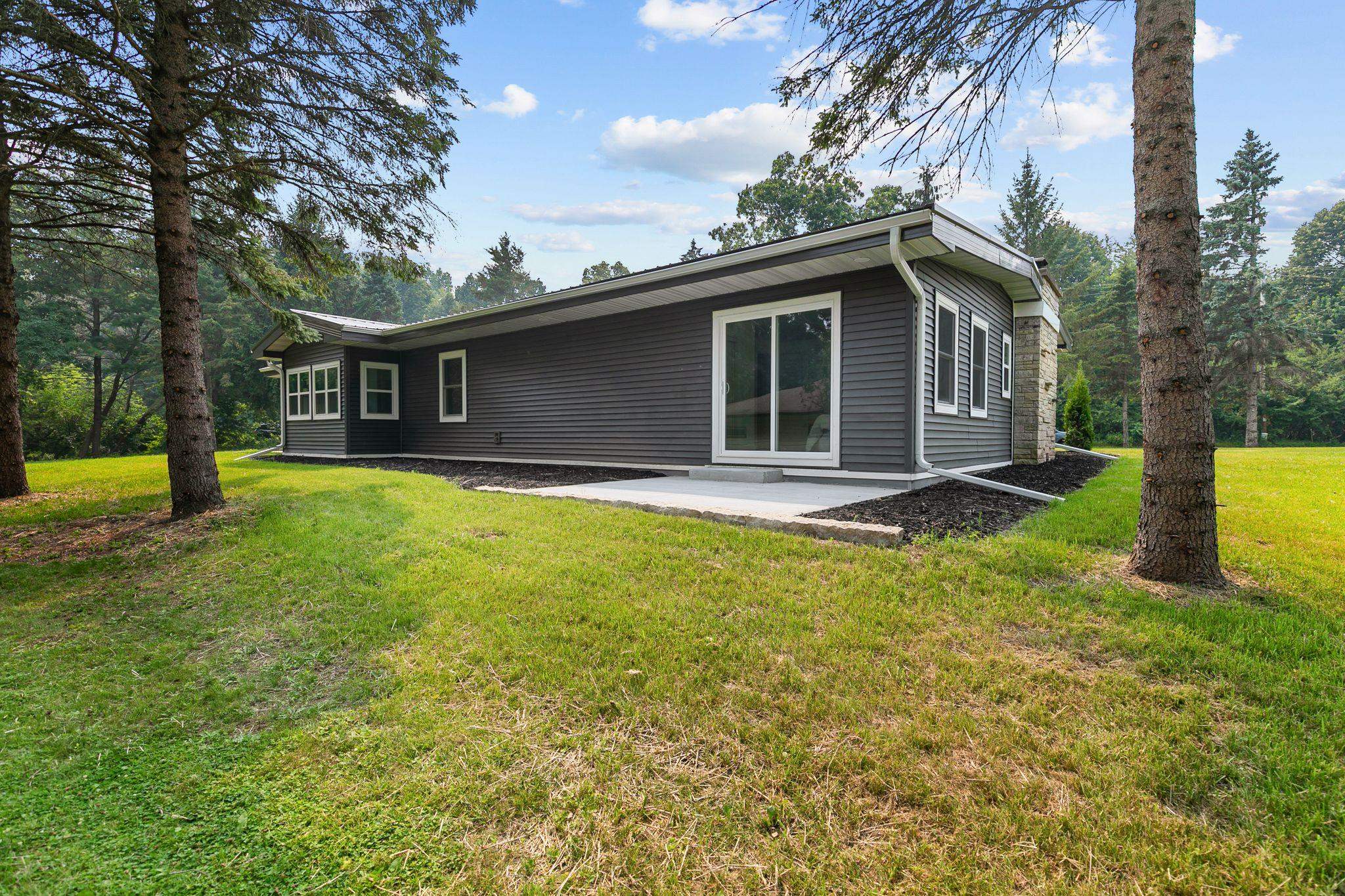 1900 Leonard Point Road Oshkosh, WI 54904 - Photo 35 of 36
