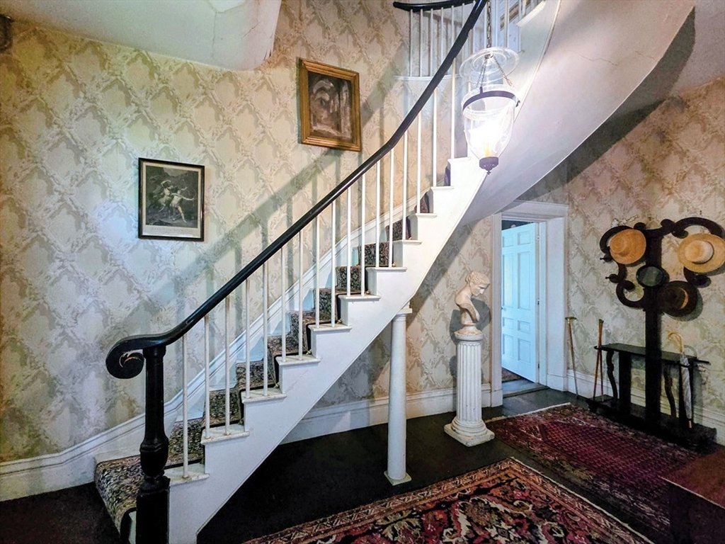 81 Barre Road Hardwick, MA 01037 - Photo 4 of 31 Gallery Image 4