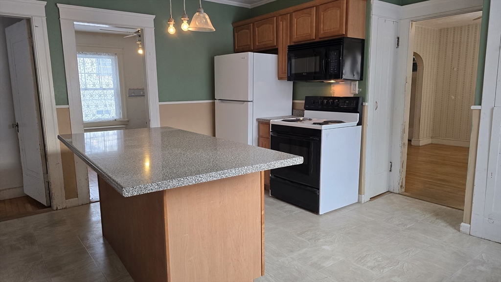 35 Arbutus Road Worcester, MA 01606 - Photo 14 of 22 Gallery Image 14