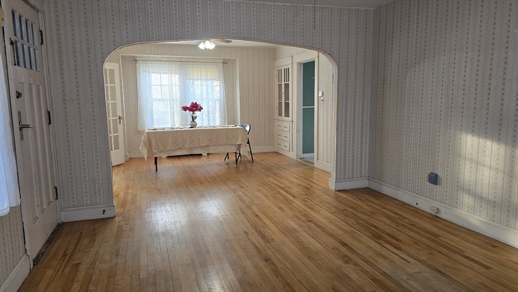 35 Arbutus Road Worcester, MA 01606 - Photo 4 of 22 Gallery Image 4