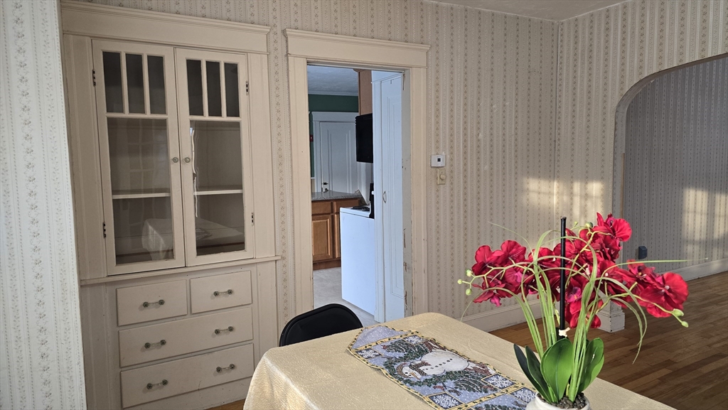 35 Arbutus Road Worcester, MA 01606 - Photo 9 of 22 Gallery Image 9