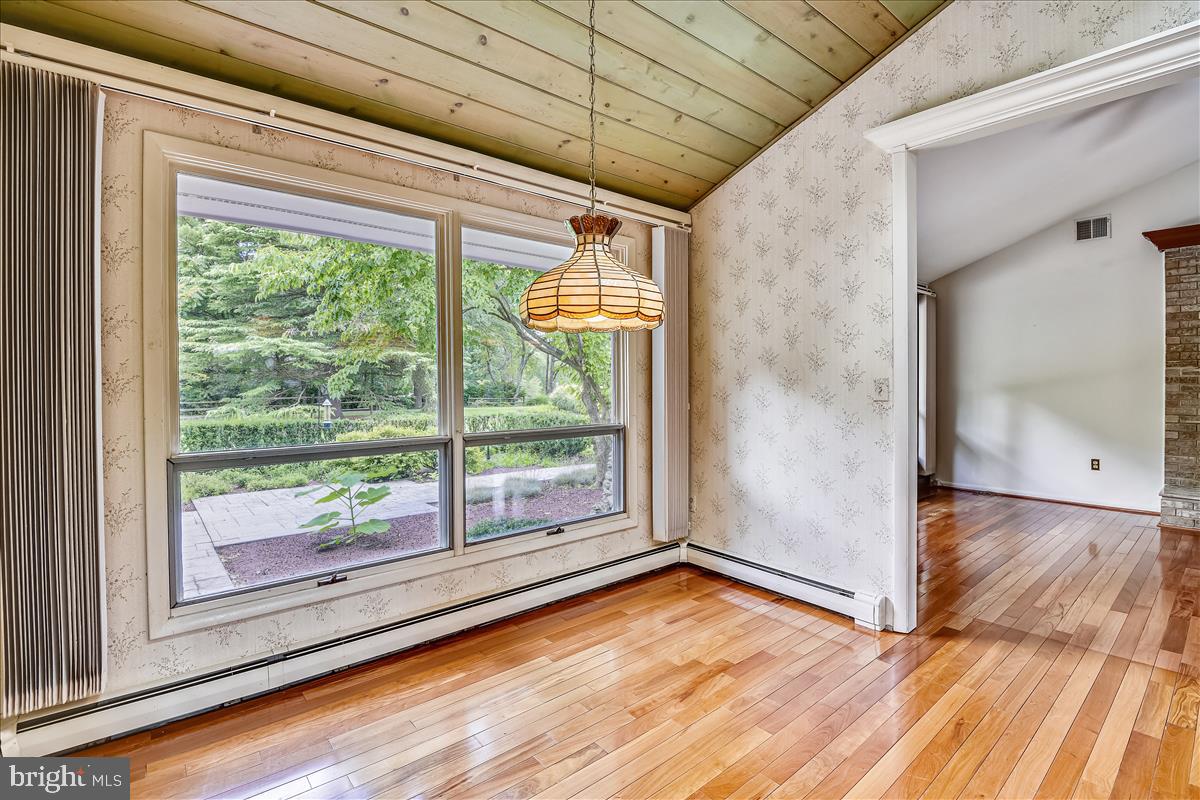 12496 Hall Shop Road Fulton, MD 20759 - Photo 37 of 91 Breakfast nook in kitchen