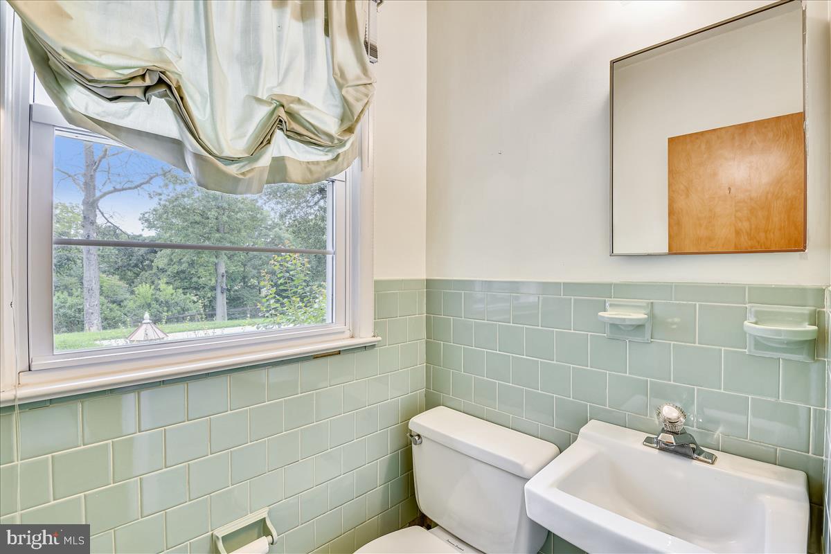 12496 Hall Shop Road Fulton, MD 20759 - Photo 52 of 91 Powder room