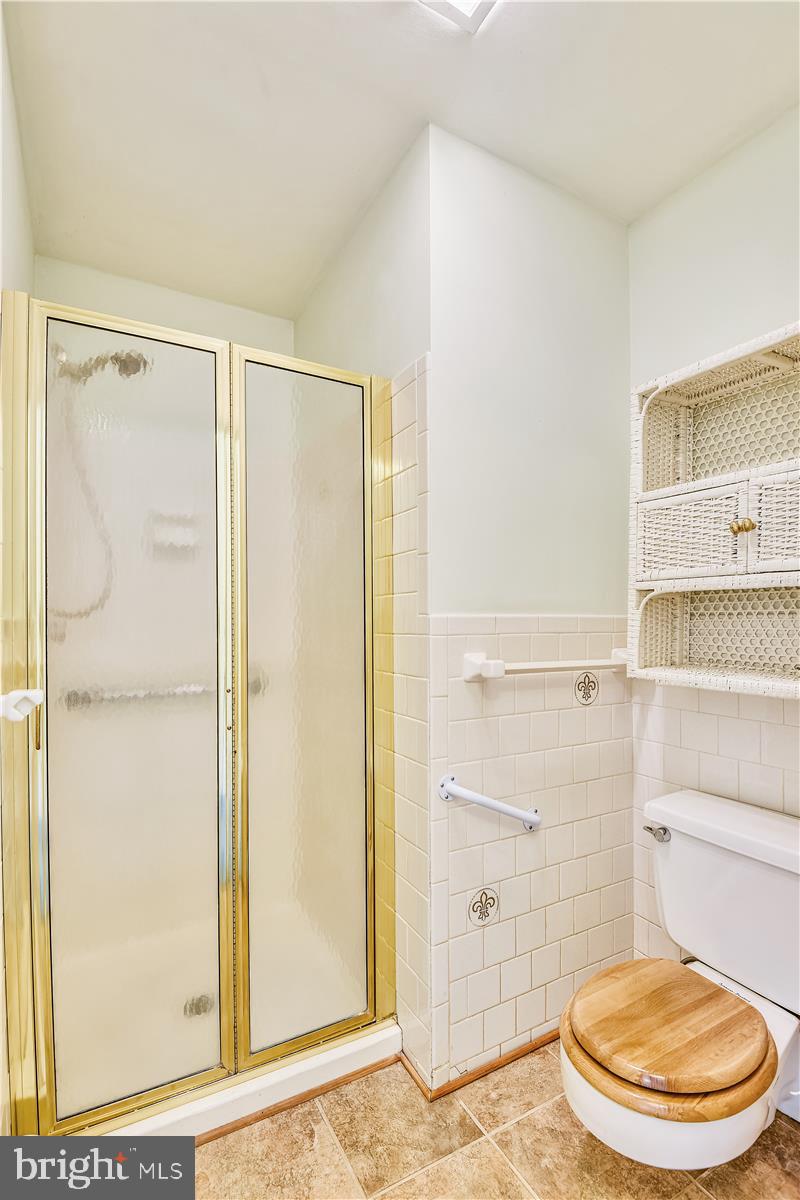 12496 Hall Shop Road Fulton, MD 20759 - Photo 56 of 91 Guest bedroom suite full bath