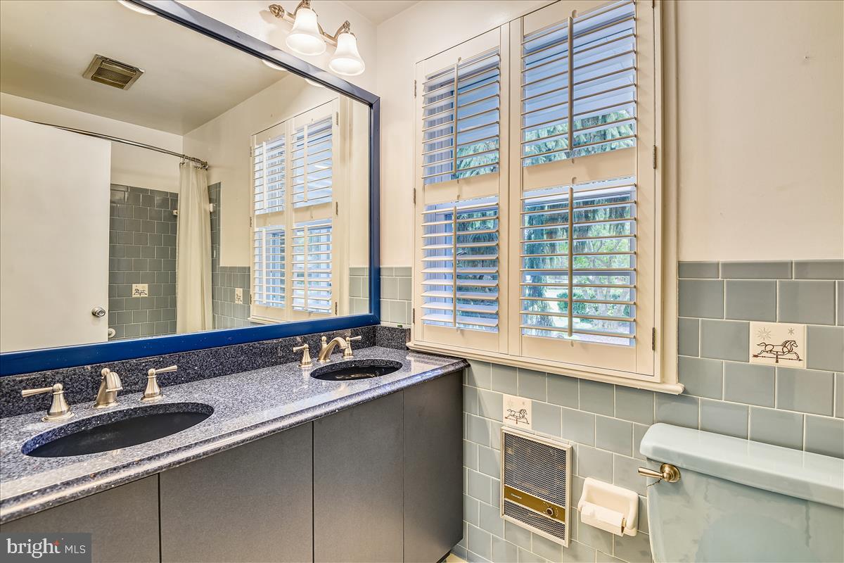 12496 Hall Shop Road Fulton, MD 20759 - Photo 64 of 91 Hall full bathroom with tub/shower