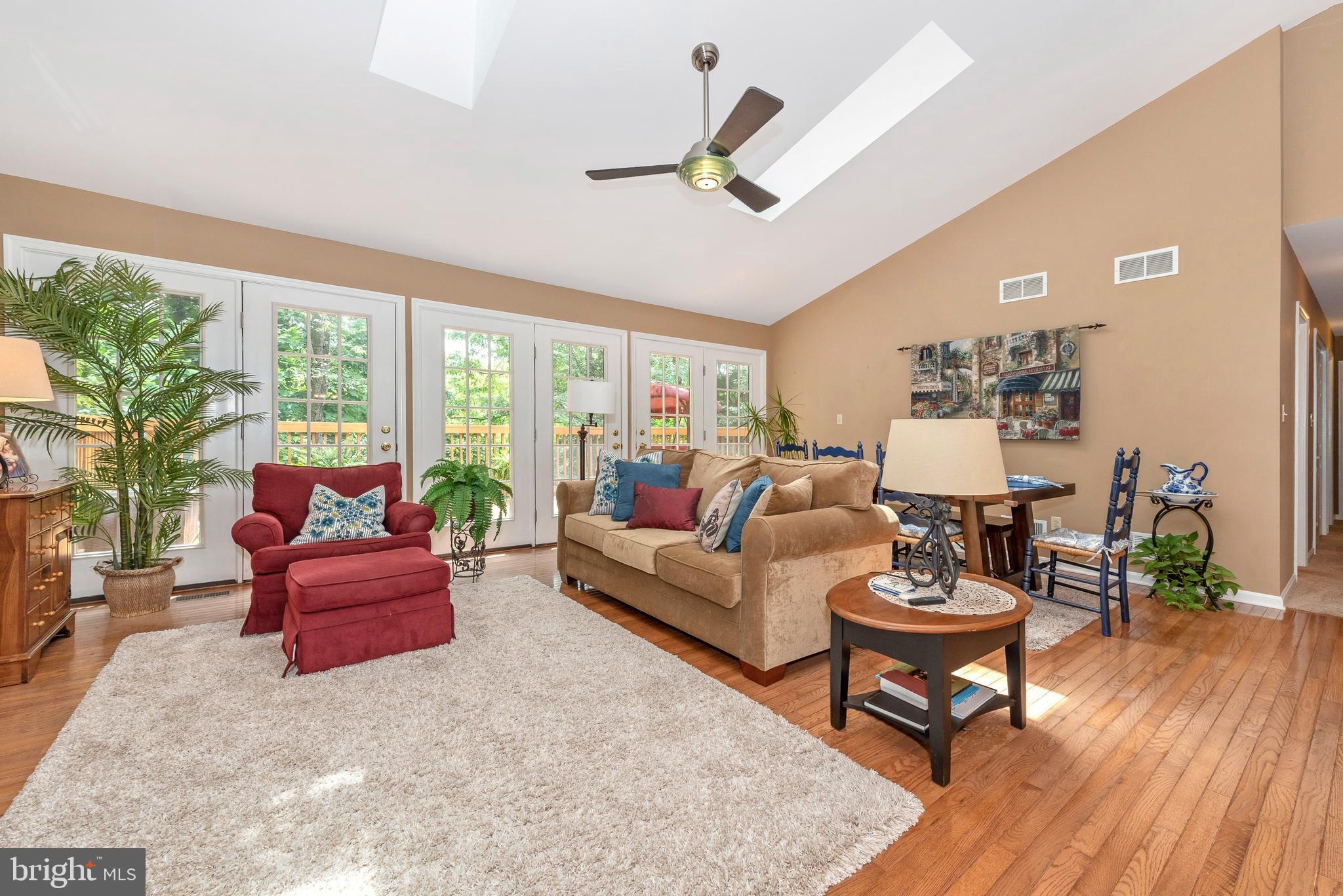 6939 Meadowlake Road New Market, MD 21774 - Photo 16 of 53 Living Room