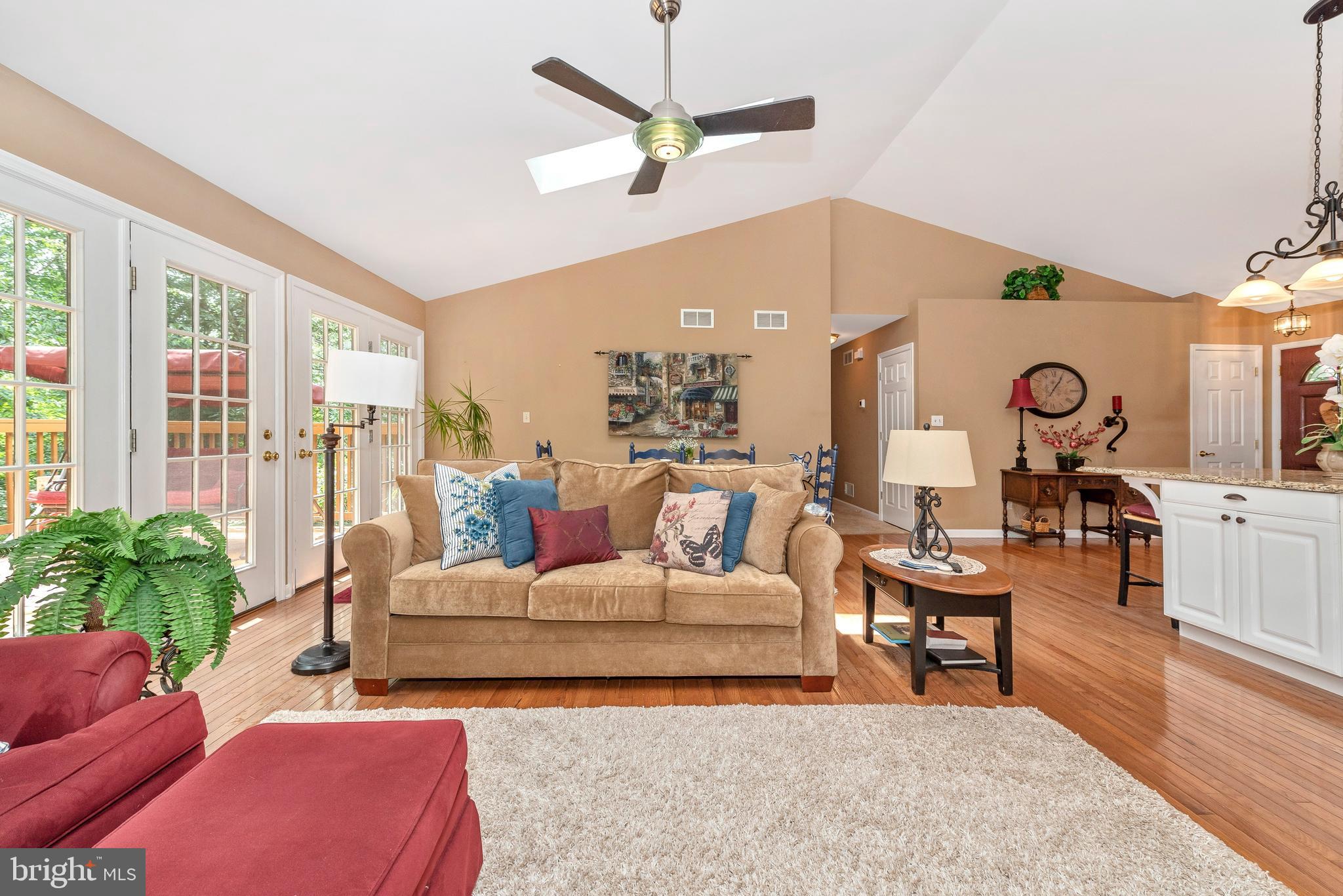 6939 Meadowlake Road New Market, MD 21774 - Photo 17 of 53 Living Room