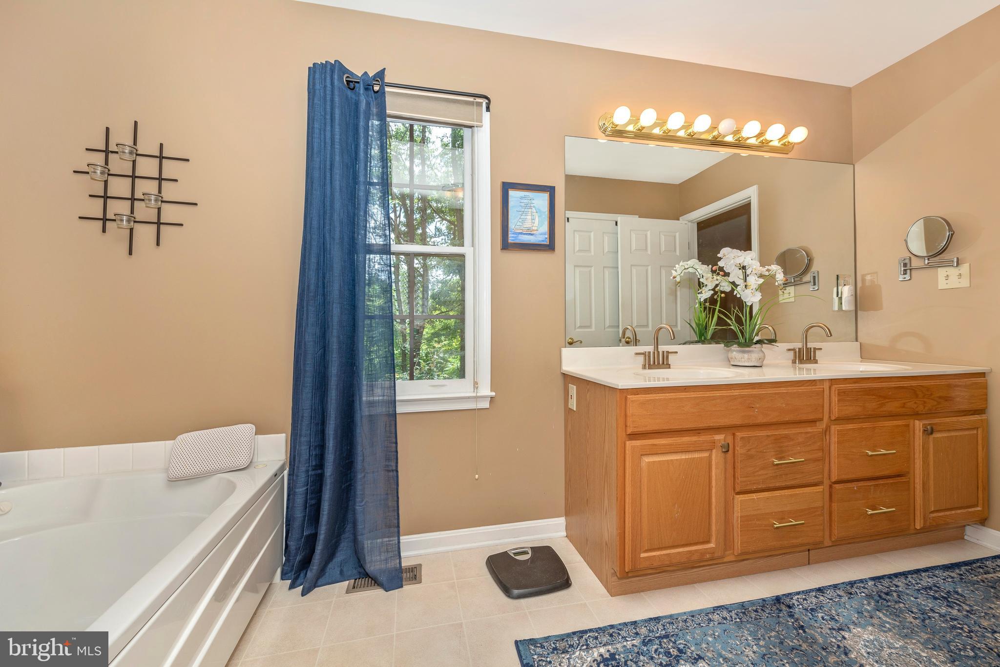 6939 Meadowlake Road New Market, MD 21774 - Photo 29 of 53 Master Bathroom