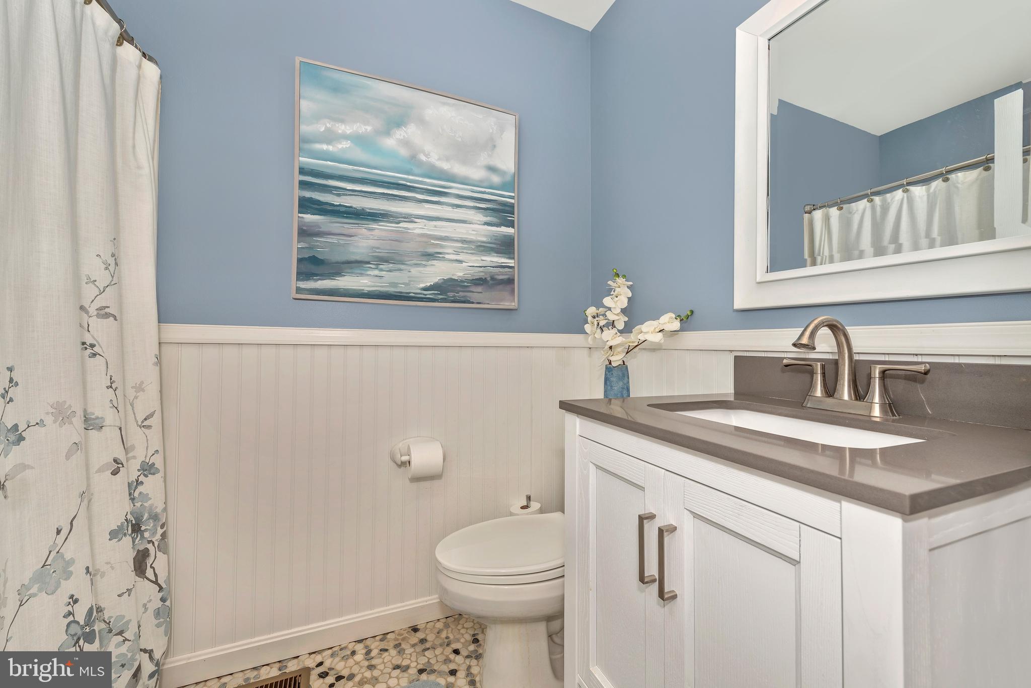 6939 Meadowlake Road New Market, MD 21774 - Photo 34 of 53 Main Level Hall Full Bathroom