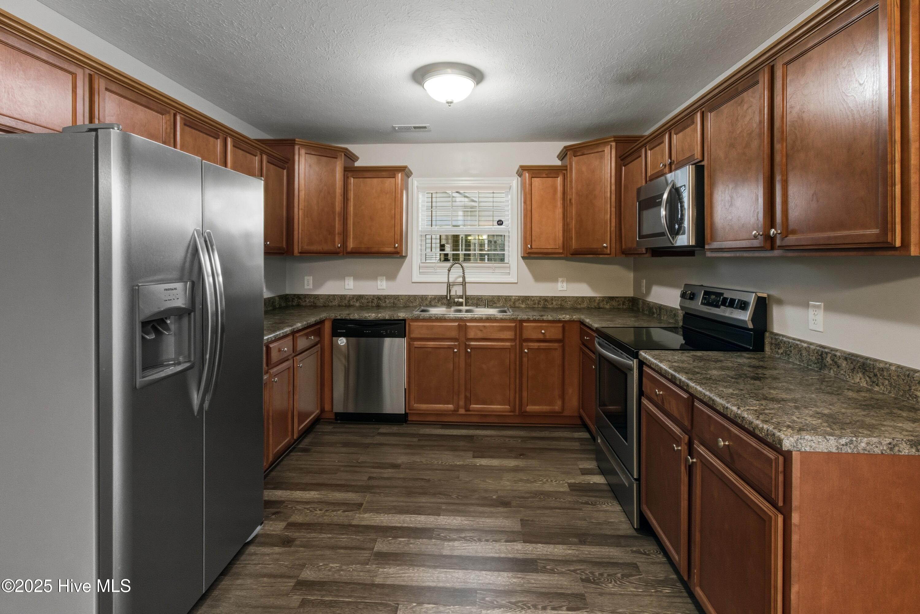 207 Seville Street Jacksonville, NC 28546 - Photo 13 of 35 207SevilleSt-12