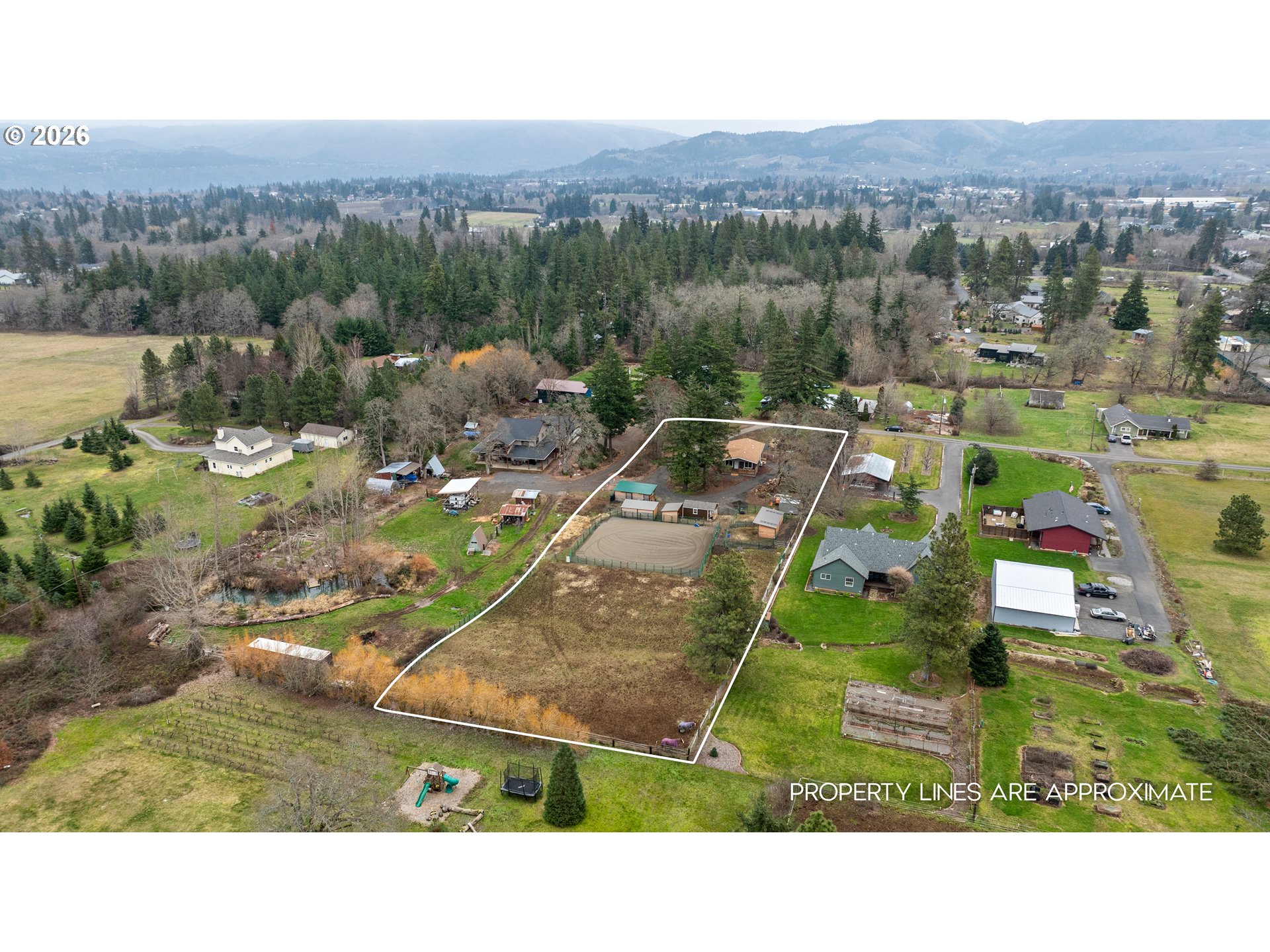 1390 Rockford Road Hood River, OR 97031 - Photo 12 of 14 a picture of city view