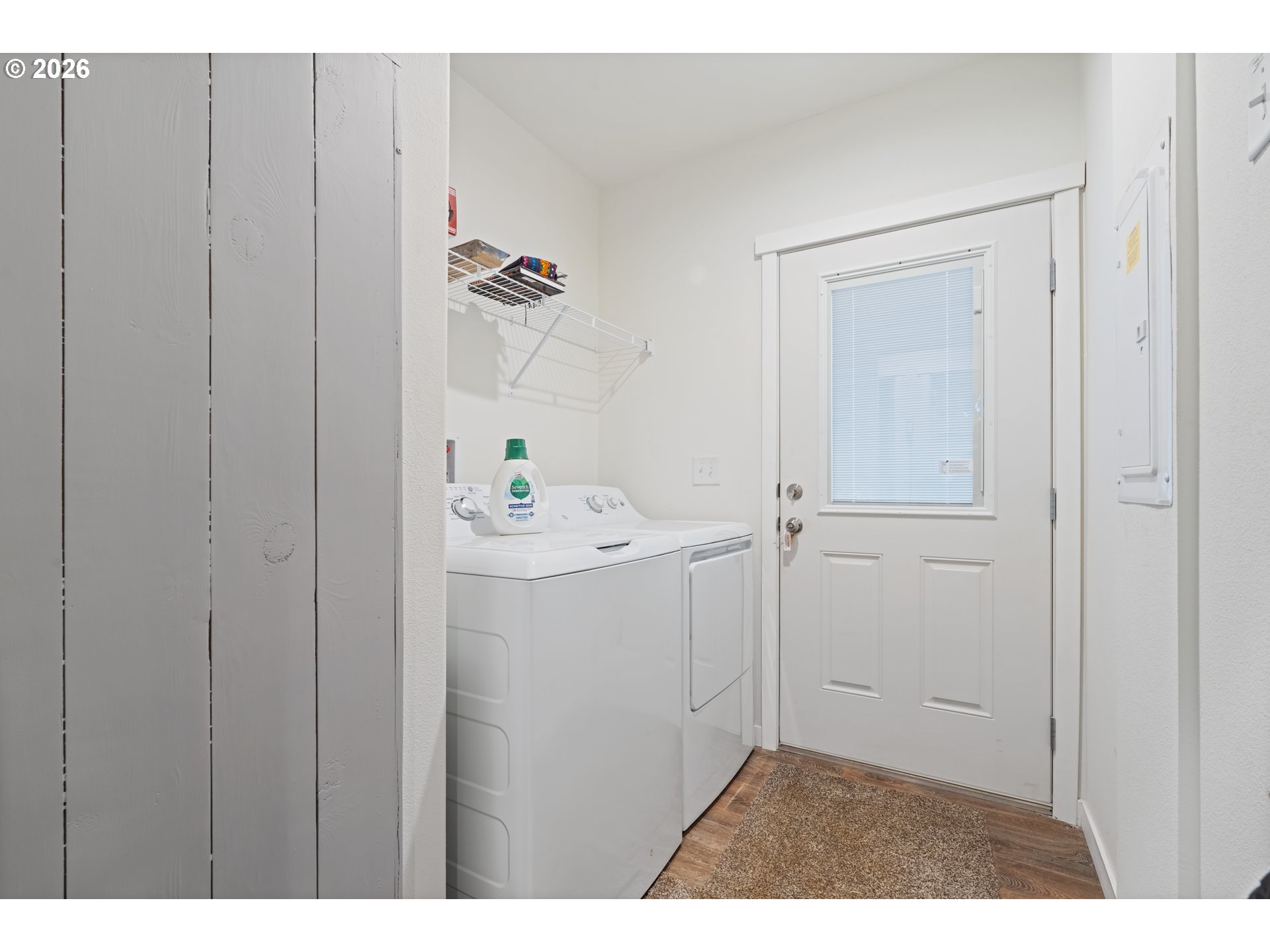 1390 Rockford Road Hood River, OR 97031 - Photo 10 of 14 a view of kitchen