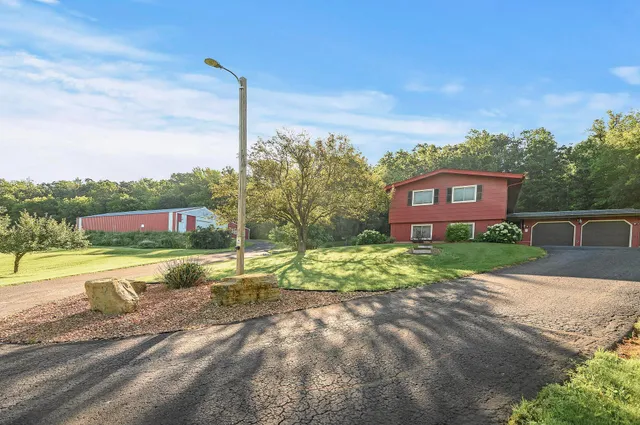 $475,000 | 351 County Rd Ss, River Falls, WI 54022
